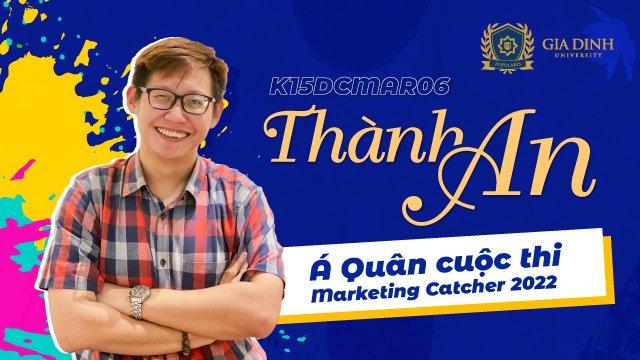 ban giám khảo cuộc thi quản lý chuỗi cung ứng đang chấm điểm và đánh giá các đội thi