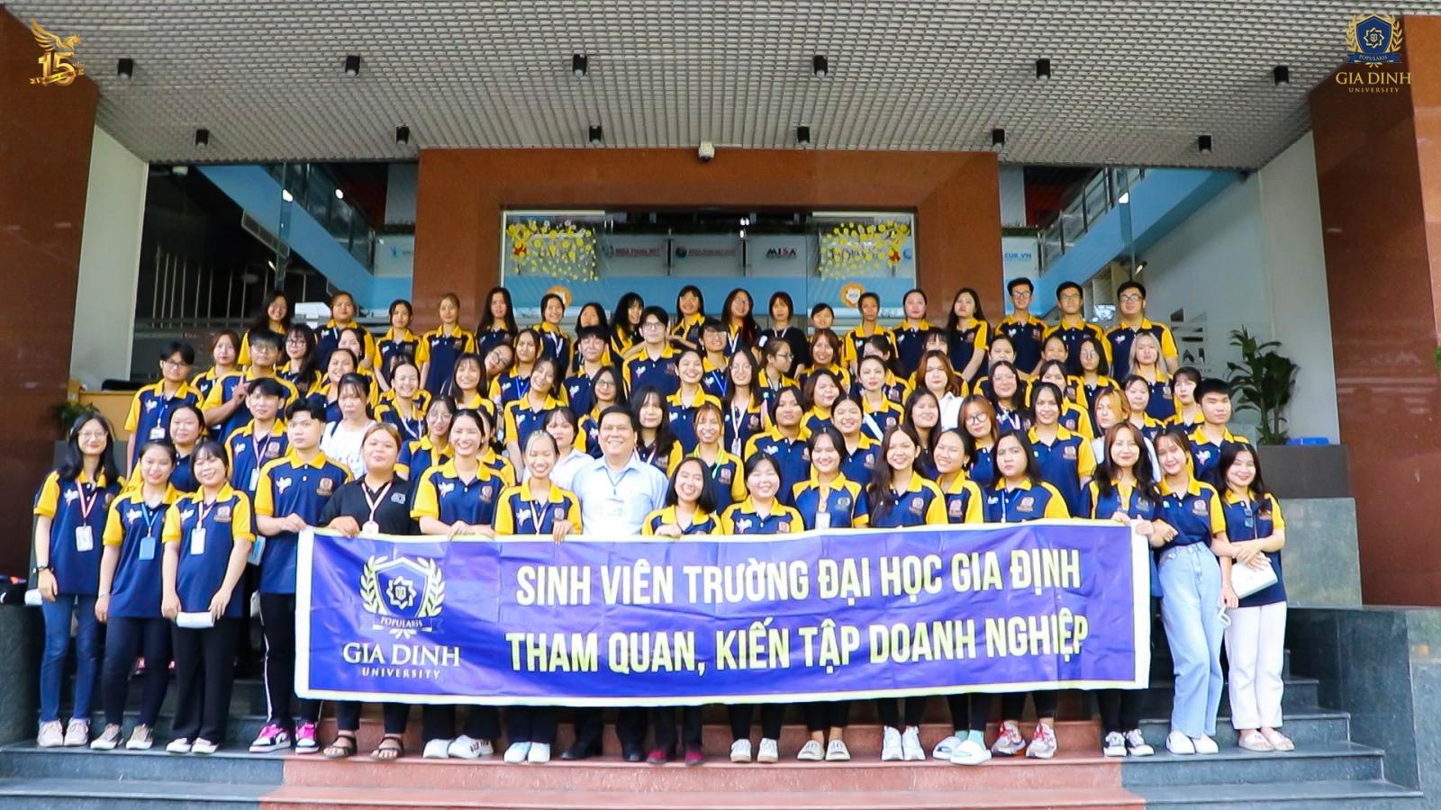 Các ngành học có chương trình đào tạo theo chuẩn quốc tế phổ biến tại Việt Nam.