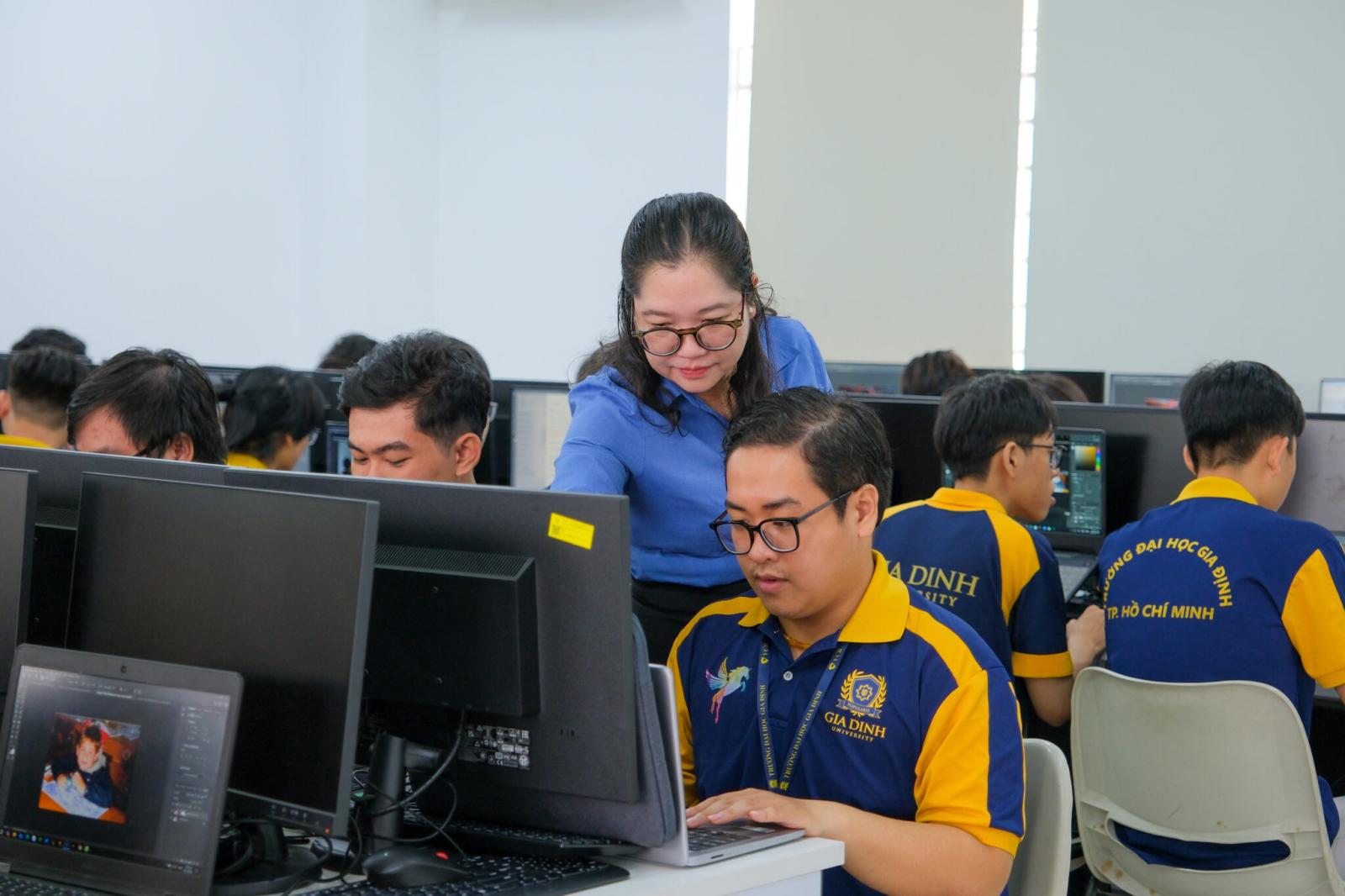 Đào tạo tư duy phản biện cho sinh viên, kỹ năng quan trọng trong giải quyết vấn đề đa chiều