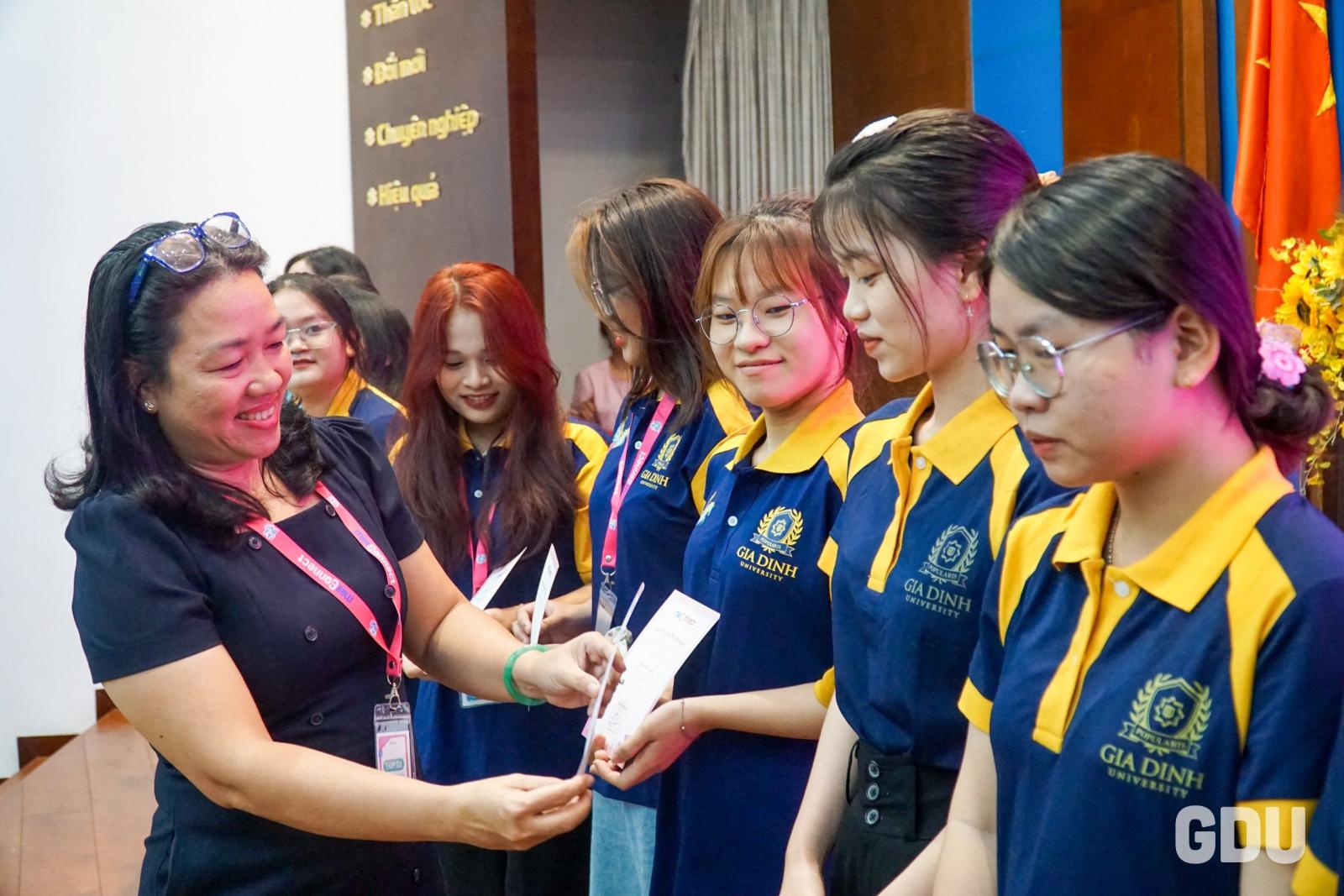 Các kỹ năng cần thiết để phát triển nghề nghiệp logistics vững chắc trong tương lai.