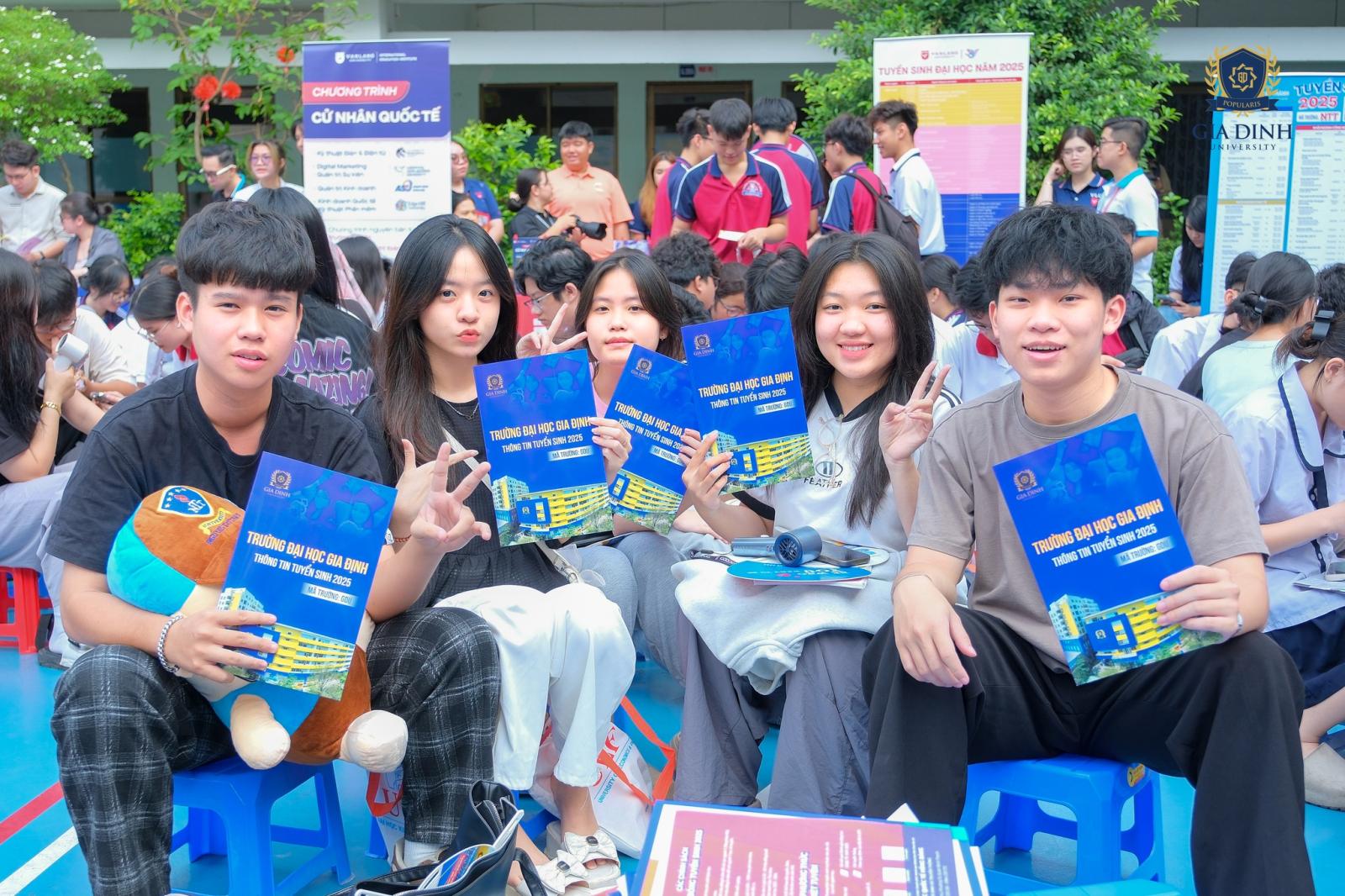 robot-van-chuyen-hang-hoa-trong-kho-logistics