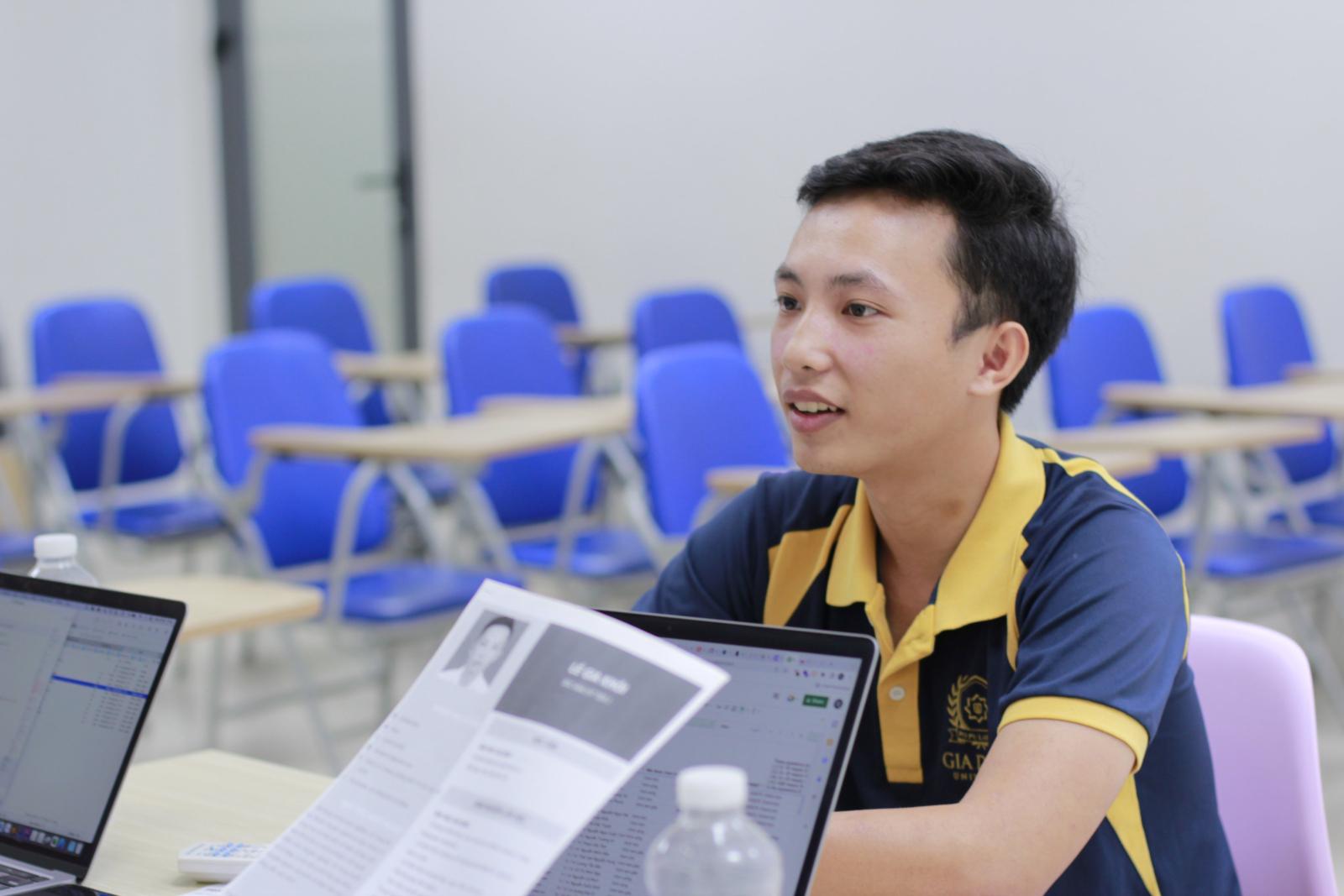 Robot tự động di chuyển hàng trong kho thông minh