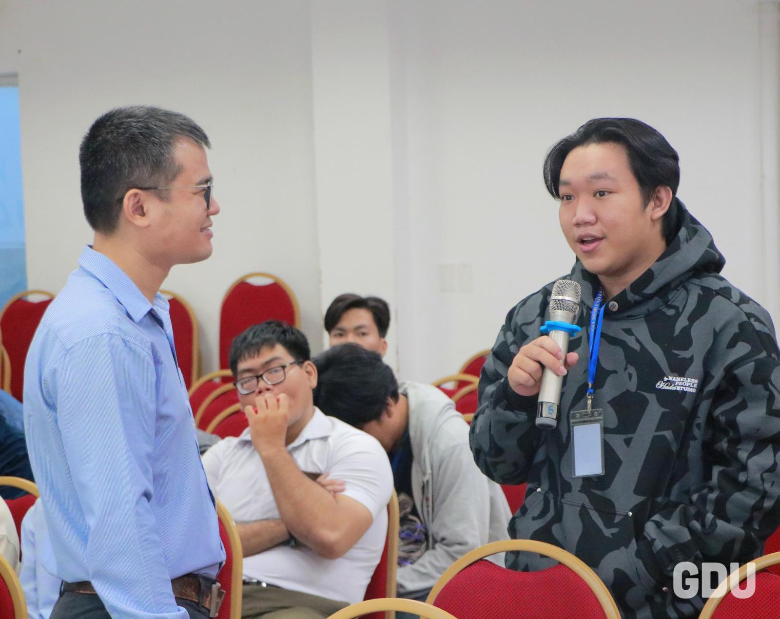 Sinh viên gửi thư cảm ơn sau hội thảo việc làm, thể hiện sự chuyên nghiệp và lịch sự