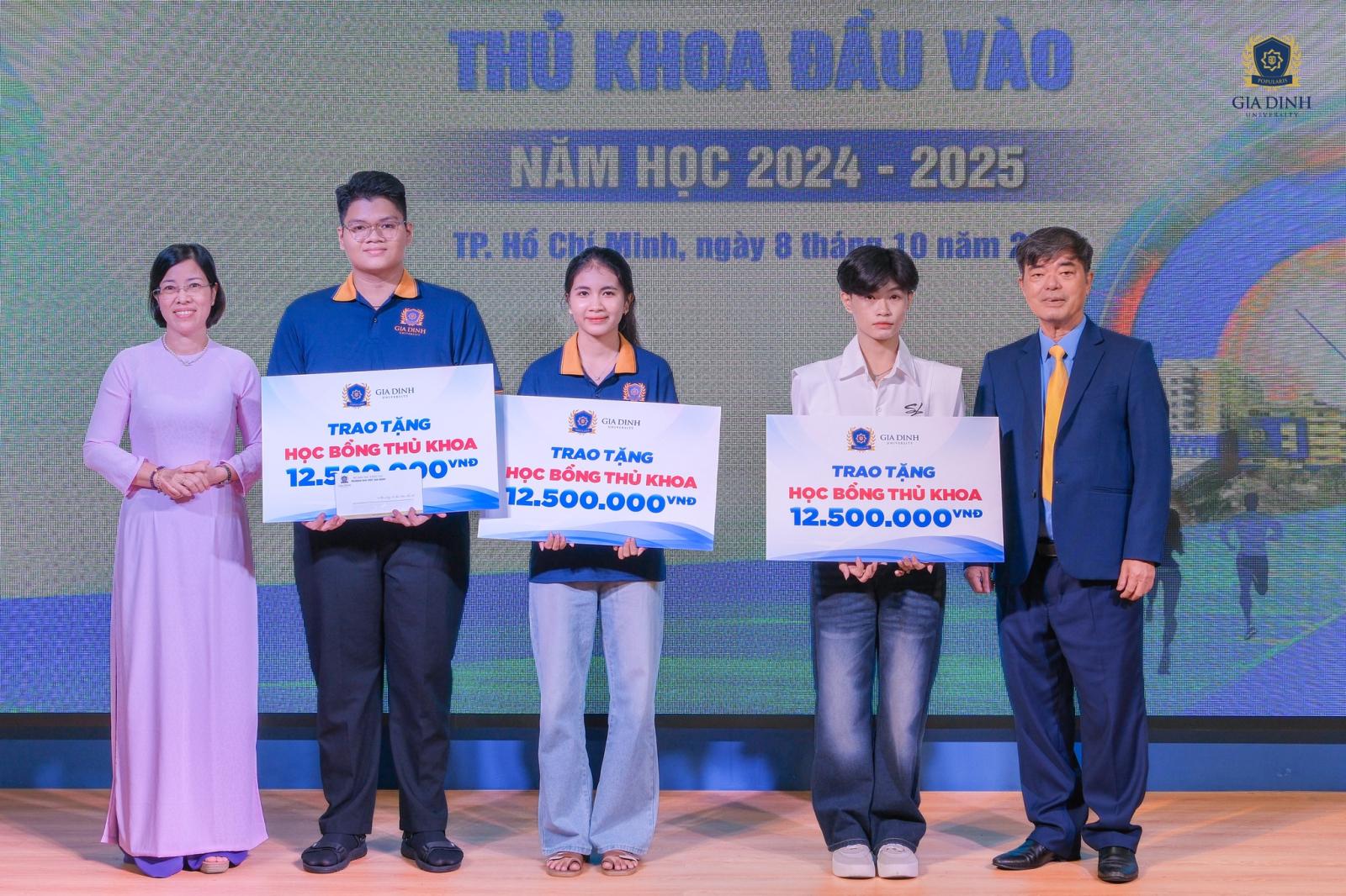 Thách thức và cơ hội khi theo học chương trình đào tạo theo chuẩn quốc tế.