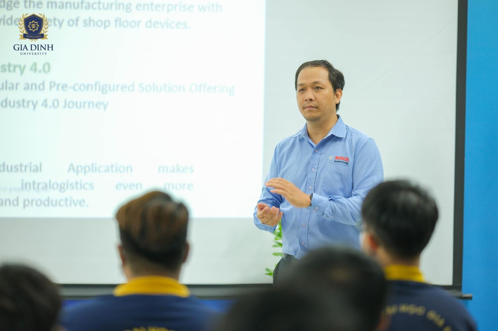 Tiếng Anh là chìa khóa mở ra cơ hội thành công và mức lương cao trong ngành logistics quốc tế.