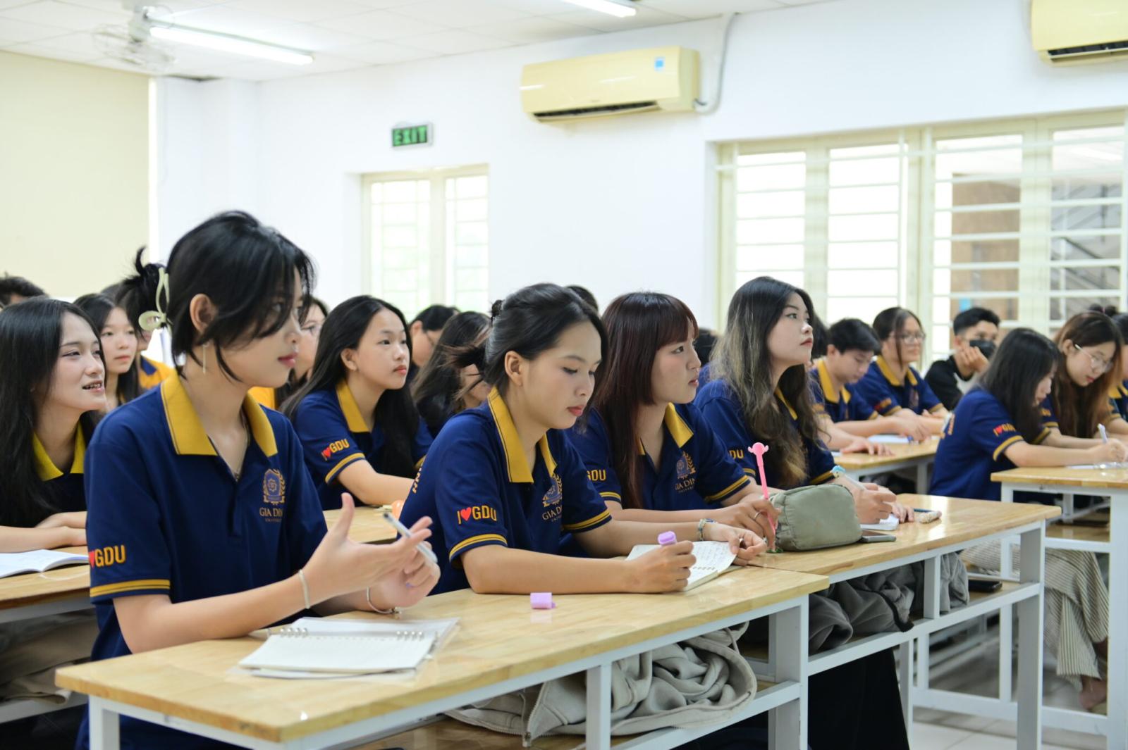 Các ví dụ thành công về chương trình đào tạo chú trọng thực hành trên thế giới.