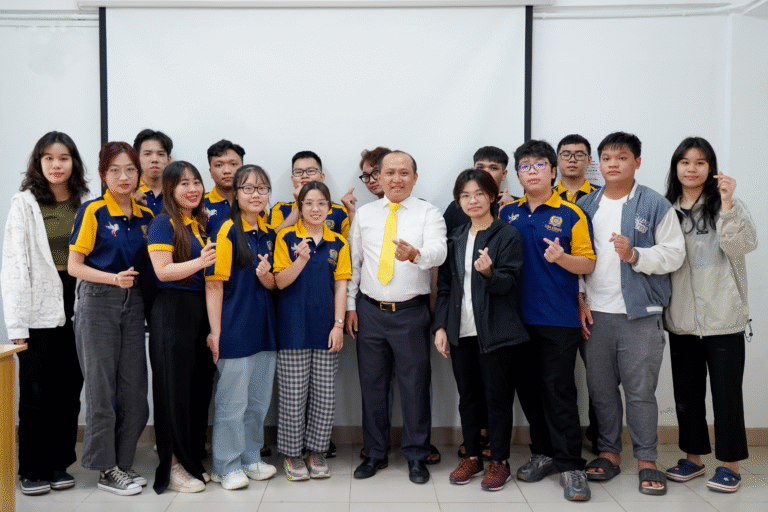 Xây dựng văn hóa giải quyết vấn đề khuyến khích nhân viên chủ động và sáng tạo