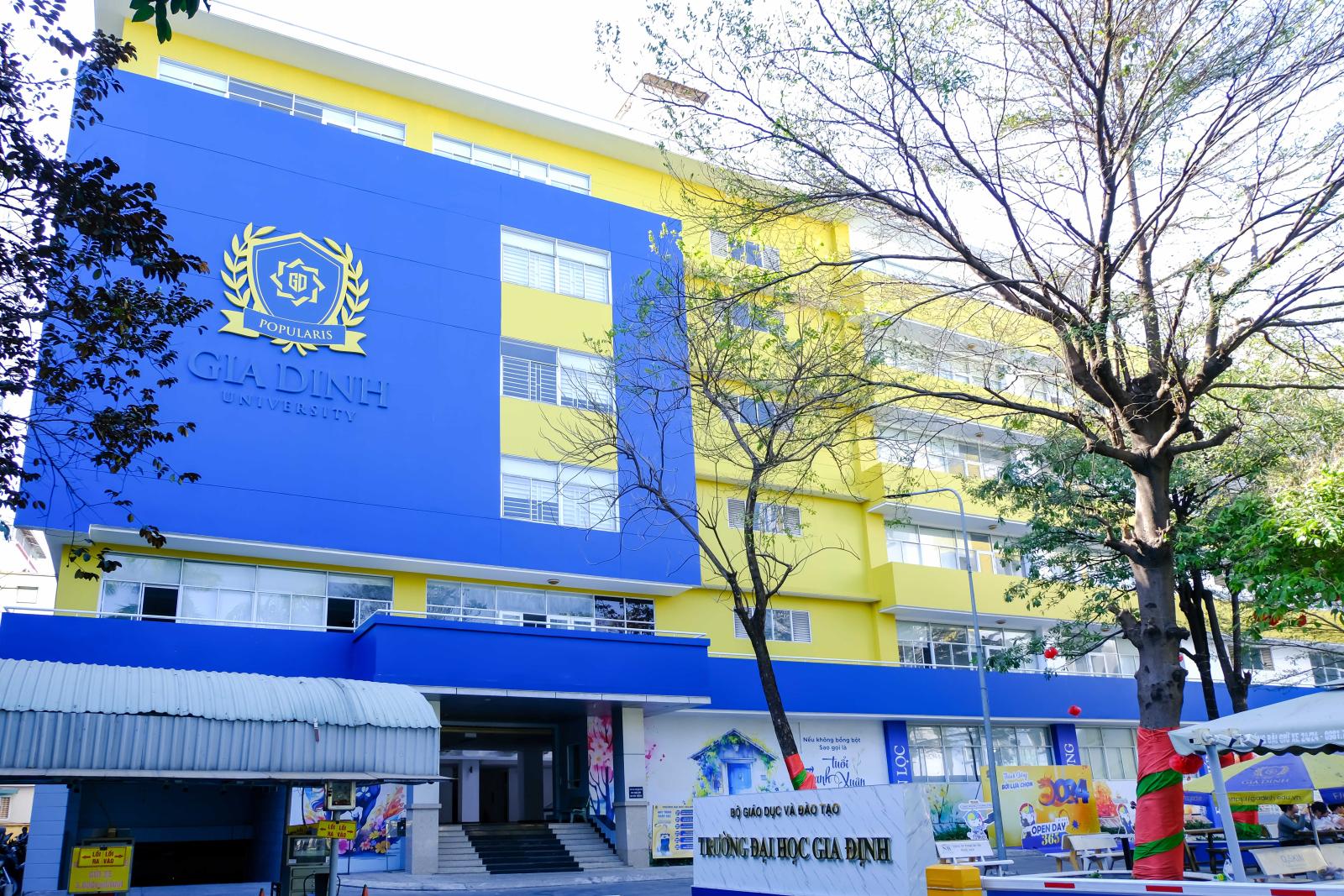 Xe tải điện thân thiện với môi trường được sử dụng trong logistics xanh